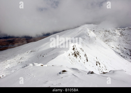 Blick auf Ben More Asyynt vom Gipfel des Conival Stockfoto