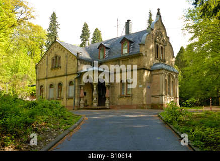 Priest´s Haus an der russisch-orthodoxen Kirche, Neroberg, Wiesbaden, Deutschland. Stockfoto