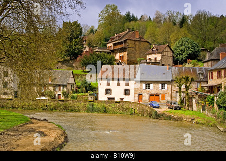 Mittelalterliche Dorf von Ségur Le Château in der Corrèze Region Frankreichs Stockfoto