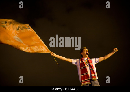 Im Delirium Manchester United Fans feiern im Stadtzentrum von Manchester nach ihrem Team der UEFA Champions League gewann. Stockfoto