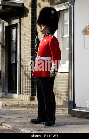 Walisische Gardist im Einsatz bei Clarence House in London England Stockfoto