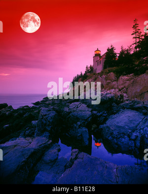 ROCK POOL BASS HARBOR HEAD LIGHTHOUSE MAINE KÜSTE USA Stockfoto