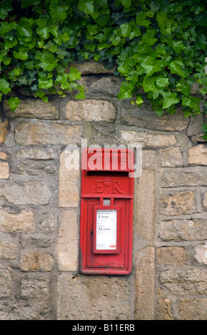 Furnished Bad BaNES England UK A ländliche Briefkasten Stockfoto