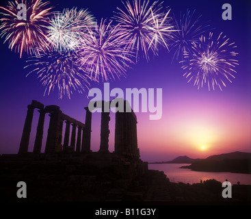 STEIN SÄULEN TEMPEL DES POSEIDON KAP SOUNION ATTIKA GRIECHENLAND Stockfoto