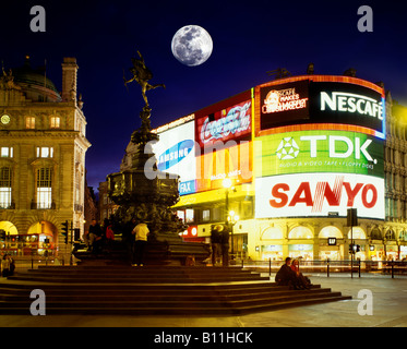 2000 HISTORISCHE EROS STATUE SHAFTSBURY MEMORIAL BRUNNEN (©ALFRED GILBERT 1893) PICCADILLY CIRCUS WEST END LONDON ENGLAND GROSSBRITANNIEN Stockfoto