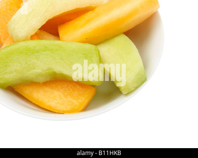 Schale mit frischem gesunden Gemischten Melone Obst Frühstück oder Dessert Isoliert gegen einen weißen Hintergrund mit keine Menschen und einen Freistellungspfad Stockfoto