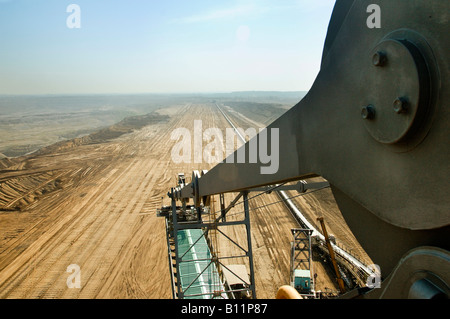 60m hohen Seilbagger in einer Braunkohle-Oberfläche mine in der Nähe von Profen, Leipzig, DDR Stockfoto