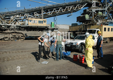 60m hohen Seilbagger in einer Braunkohle-Oberfläche mine in der Nähe von Profen, Leipzig, DDR Stockfoto