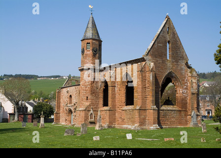 dh Fortrose Cathedral FORTROSE ROSS CROMARTY Cathedral Ruinen und Friedhof scottish ruinierte Kirche schwarze Insel schottland Stockfoto