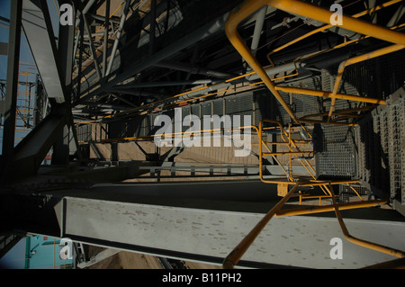 60m hohen Seilbagger in einer Braunkohle-Oberfläche mine in der Nähe von Profen, Leipzig, DDR Stockfoto