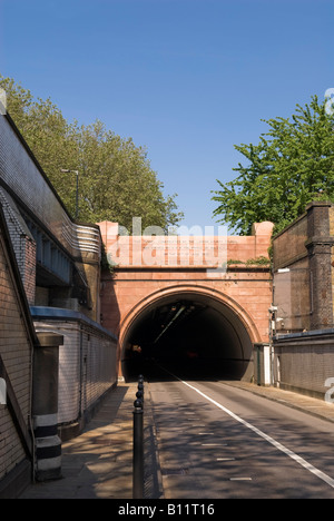 Eingang der Surrey Seite des Rotherhithe Tunnel, London Stockfoto