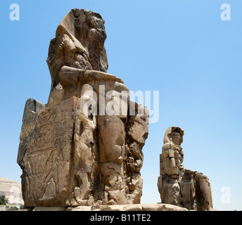 Die Kolosse von Memnon, Luxor, Nil Senke, Ägypten Stockfoto