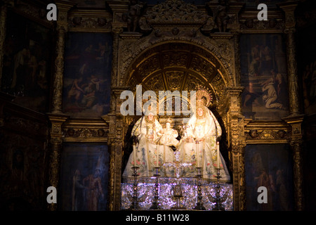 Saint Hannah, Jungfrau Maria und Jesuskind, Santa Ana Kirche, Triana, Sevilla, Spanien. Stockfoto