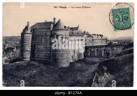 Ansichtskarte mit Blick auf das alte Schloss, Dieppe, Seine Inferieure, Frankreich, 1921. Stockfoto