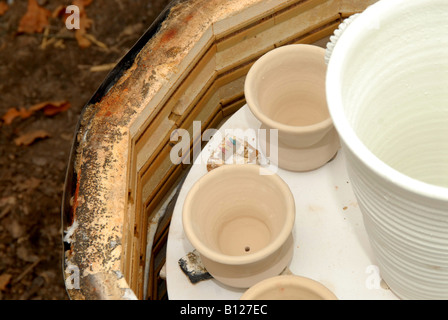 Ein Keramikbrand Brennofen in Vorbereitung auf die Entlassung geladen werden Stockfoto