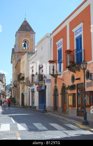 Straßenszene, Lipari, Isola Lipari, Provinz Messina, Sizilien, Italien Stockfoto