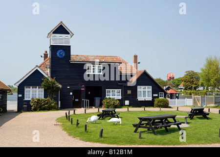 UK England Suffolk Aldeburgh Thorpeness Haus in den Wolken über Meare Teestube Stockfoto