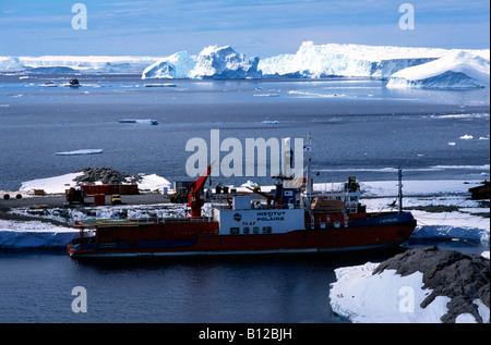 Luftbild, Aerien, Antenne, Vue Aerienne, Antarktis liefern Schiff Astrolabe Packeis Antarktis Antarktis Astrola durchbrechen Stockfoto