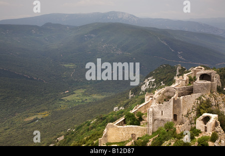 Eine bergige Landschaft Blick von Burgruinen in den französischen Pyrenäen Languedoc Roussillon Südfrankreich Stockfoto