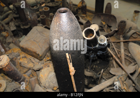 Schalen militärischer Ausrüstung von Weltkrieg einer im Museum Hill 62 Ypres Salient Stockfoto