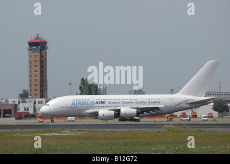 Airbus A380 am Flughafen Schönefeld - Berlin Airshow ILA 2008 Stockfoto