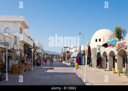 Geschäfte in Mashraba Bezirk von Asilah, Dahab, Golf von Aqaba Küste des Roten Meeres, Süd-Sinai, Ägypten Stockfoto