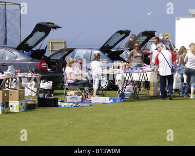 Flohmarkt an einem Sommertag im Vereinigten Königreich Stockfoto