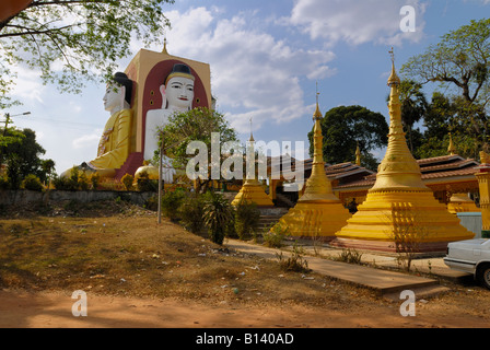 Buddha-Figuren am Kyaikpun-Pagode, vier sitzenden Buddhas 30 Meter hoch, BAGO PEGU, MYANMAR BURMA BIRMA, Asien Stockfoto