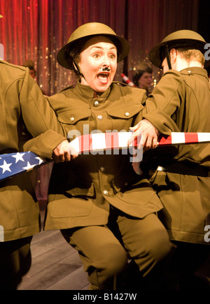 Samantha Spiro als Fanny Brice im lustigen Mädchen Chichester Festival Theatre Mai 2008 Stockfoto