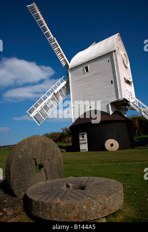 Sommertag im Jack und Jill Windmühlen Clayton Village South Downs Sussex England Großbritannien UK Stockfoto