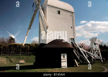 Sommertag im Jack und Jill Windmühle Clayton Village South Downs Sussex England Großbritannien UK Stockfoto