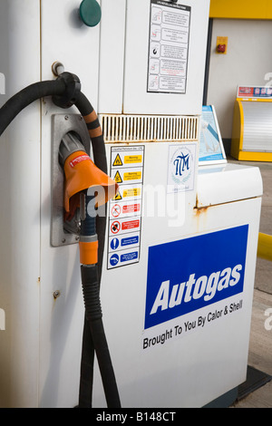 Großbritannien UK Autogas Pumpe und Düse in Tankstelle für Auto-gas