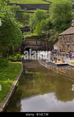 der Eingang zum Tunnel tonnelle in marsden Stockfoto