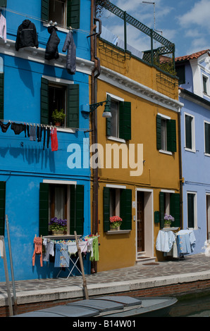 Bunt bemalten Hausfassaden auf der Insel Burano in der Lagune von Venedig, Italien Stockfoto