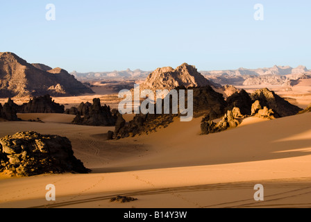 Am frühen Morgen Blick auf Felsformationen im Tadrart Acacus, libysche Sahara Stockfoto