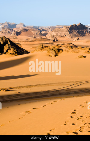 Am frühen Morgen Blick auf Felsformationen im Tadrart Acacus, libysche Sahara Stockfoto