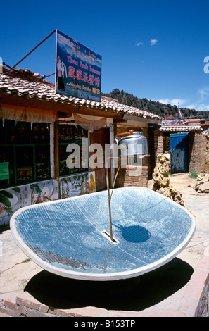 Solarbetriebene Teekanne in einem tibetischen Familie Restaurant in der chinesischen Dorf Langmusi. Stockfoto