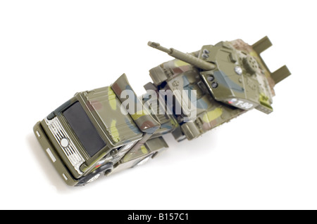 Objekt auf weißen Spielzeug-Militärtransporters hautnah Stockfoto