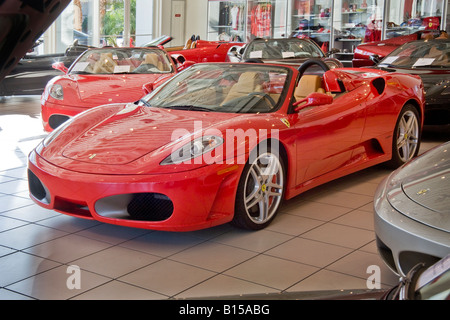 Ein 2008 ist Ferrari Modell 460 in Newport Beach CA Händler s Showroom Preis 304 000 Stockfoto