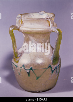 Bildende Kunst, Antike, römische Reich, Glas, Becher, Syrien, 2./3. Jahrhundert n. Chr., private Sammlung,, Artist's Urheberrecht nicht gelöscht werden Stockfoto