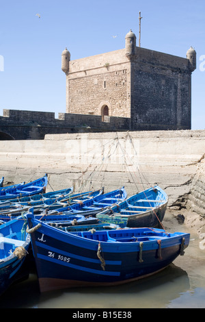 Blaue Fischerboote im Hafen. Essaouira, Marokko Stockfoto