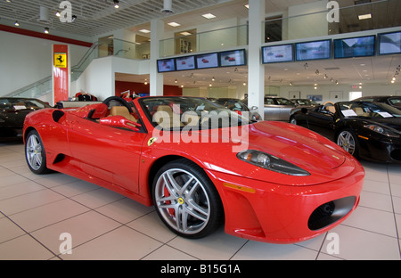 Ein 2008 ist Ferrari Modell 460 in Newport Beach CA Händler s Showroom Preis 304 000 Stockfoto