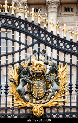 Das Tor des Buckingham Palace, London, England Stockfoto