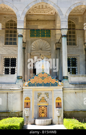 Brunnen von Ahmet III-Bibliothek im Topkapi Palast in Istanbul Stockfoto