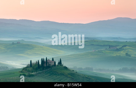 Belvedere in der Morgendämmerung, Valle de Orcia, Toskana, Italien Stockfoto