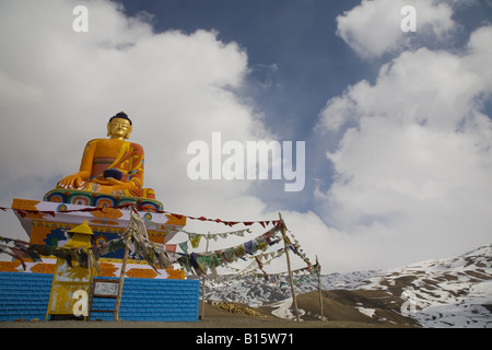 Große Statue von Gautam Buddha im Langza Village, Spiti, Himachal Pradesh, Indien. Stockfoto