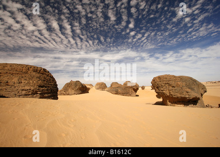 Erodierte Sandstein in Tagrera Tassili Ahaggar Sahara Wüste Algerien Stockfoto