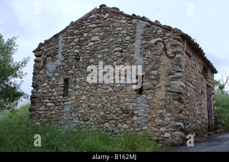 Altes Haus in einem Dorf in der Provence, Frankreich Stockfoto