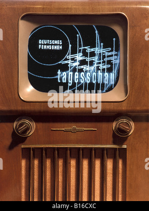 Broadcast, Fernsehen, TV-Gerät, Typ Nordmende, Screen, Deutschland, 1953, Stockfoto