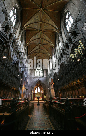Von Chester, England. Chester Kathedrale von Christus und der Gottesmutter mit dem Chor, Presbyterium und Hochaltar. Stockfoto